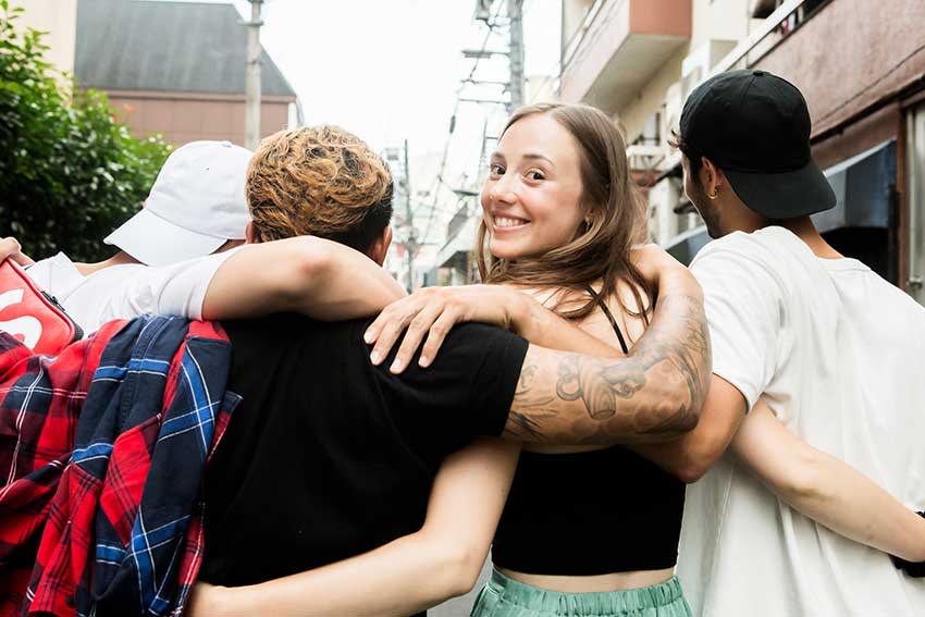 Grupo de gente joven feliz