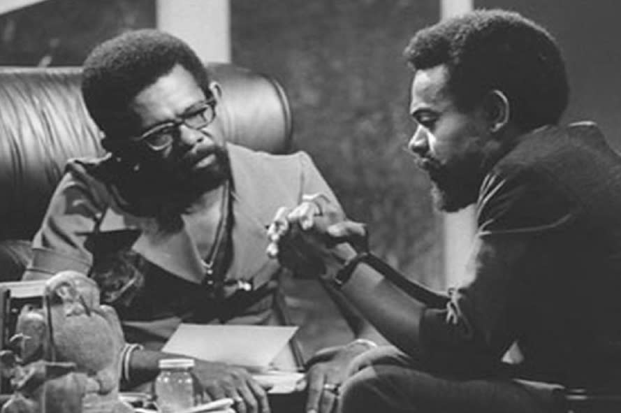 “SOUL!” host, producer and creator Ellis Haizlip sits with playwright and author AmIri Baraka in a scene from the film, “Mr. SOUL!.” (Courtesy of Shoes in the Bed Productions)