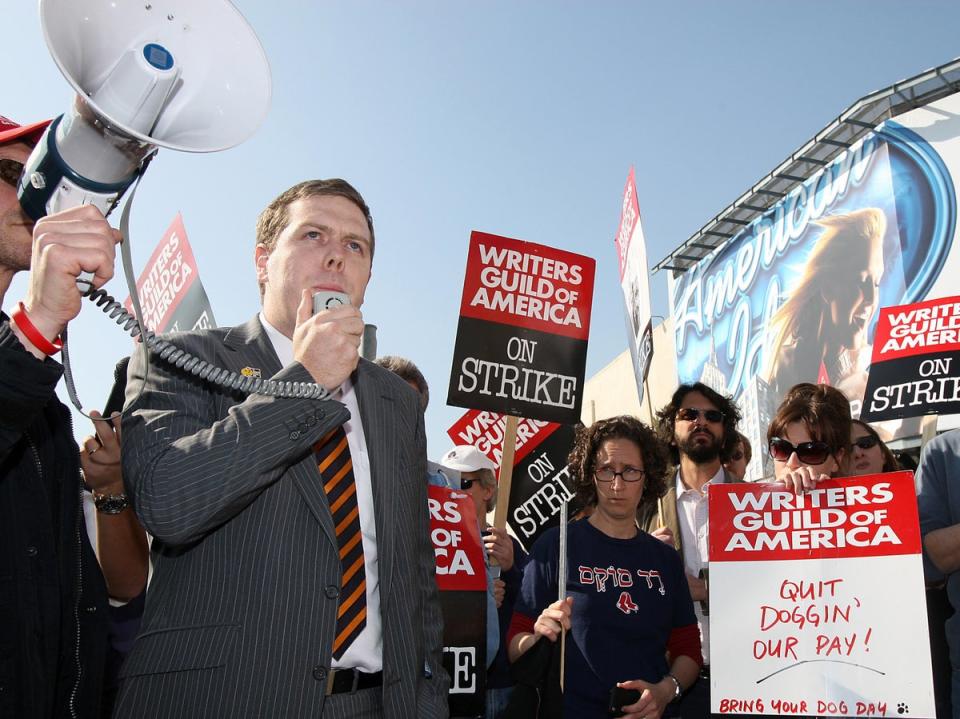 Paul Howes, national secretary of the Australian Workers Union (AWU), addresses striking WGA members on the picket line outside 20th Century Fox Studios in Los Angeles, California, 16 January 2008 (AFP via Getty Images)