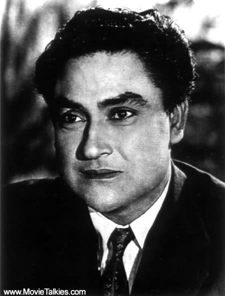 Ashok Kumar Affectionately known as ‘Dadamoni’, Ashok Kumar, one of the main whizzes of silver screen has played the lead onscreen character for the longest time. The actor essayed lead roles in films for over five decades, until he moved to supporting parts.