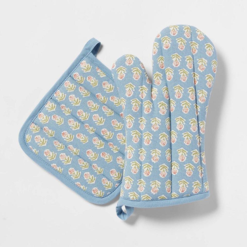 Oven Mitt and Pot Holder Set