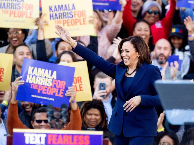 Kamala Harris rally draws thousands of supporters as Democrat senator launches 2020 election campaign