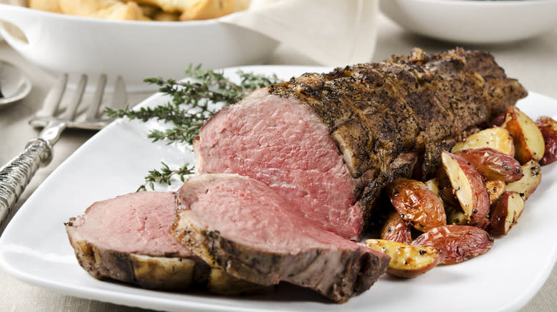 cooked beef tenderloin