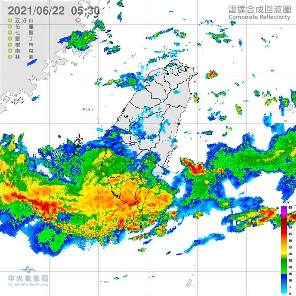 中央氣象局上午5時30分觀測到的雷達合成回波圖。（圖／中央氣象局）