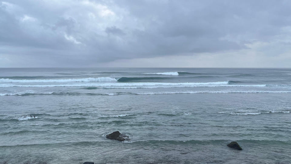 <em>Not the ideal waves for DD2? Or, maybe they are? Day 1's testing conditions at the Uluwatu Surf Villas</em><p>Morton</p>