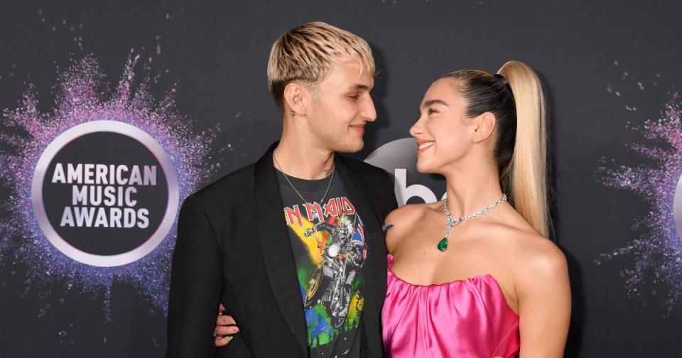 The Cutest Couples at the 2019 AMAs