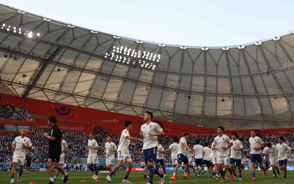 Japan warm up - Adrian Dennis/AFP