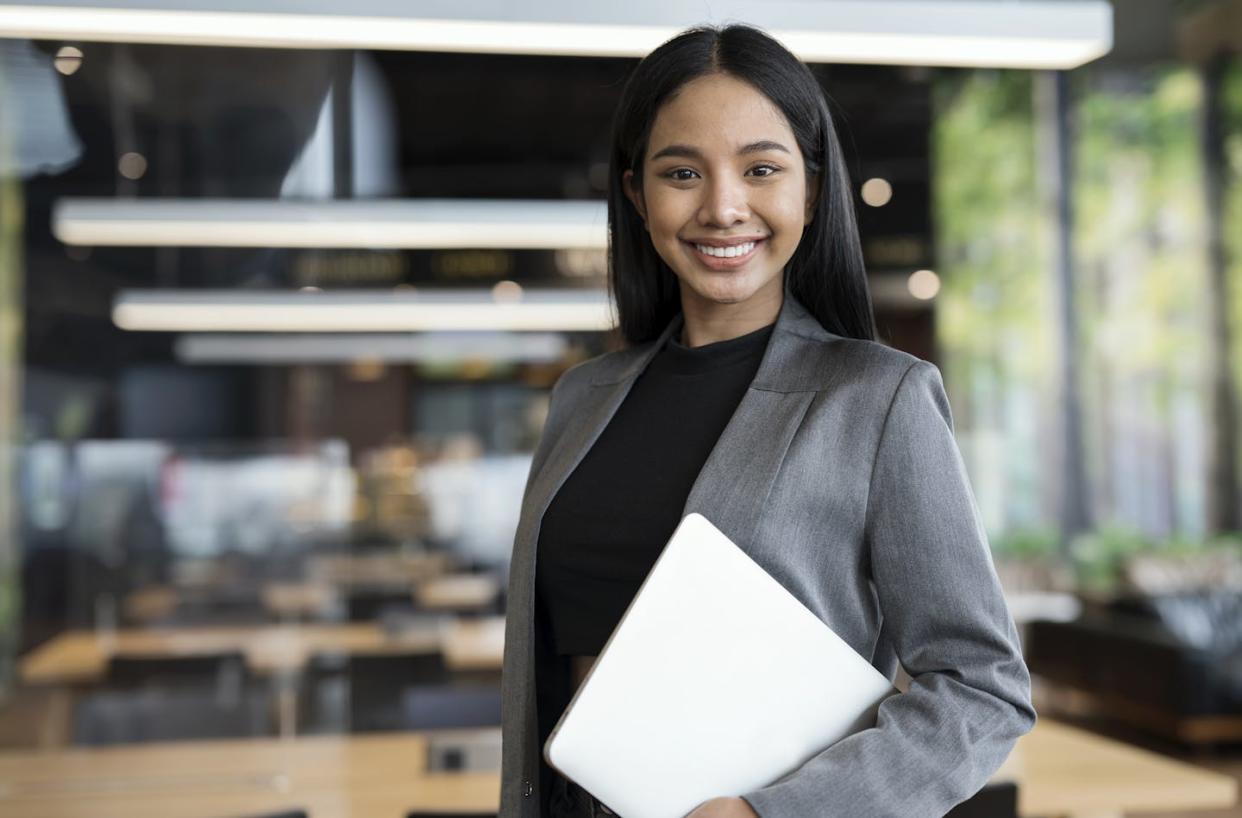 Intense competition and limited supply make internships hard to obtain. <a href="https://www.gettyimages.com/detail/photo/smart-people-with-technologies-to-boost-business-royalty-free-image/1394884325?phrase=internship&adppopup=true" rel="nofollow noopener" target="_blank" data-ylk="slk:Nitat Termmee via Getty Images;elm:context_link;itc:0;sec:content-canvas" class="link ">Nitat Termmee via Getty Images</a>