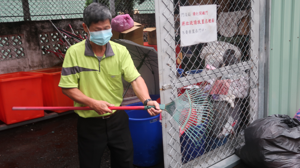 國立中興高中技工呂清森獲110年杏壇芬芳獎。