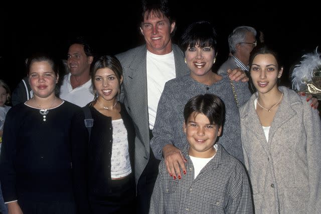 <p>Ron Galella, Ltd./Ron Galella Collection via Getty Images</p> The Kardashian-Jenner family in 1995, including Khloé Kardashian (left)