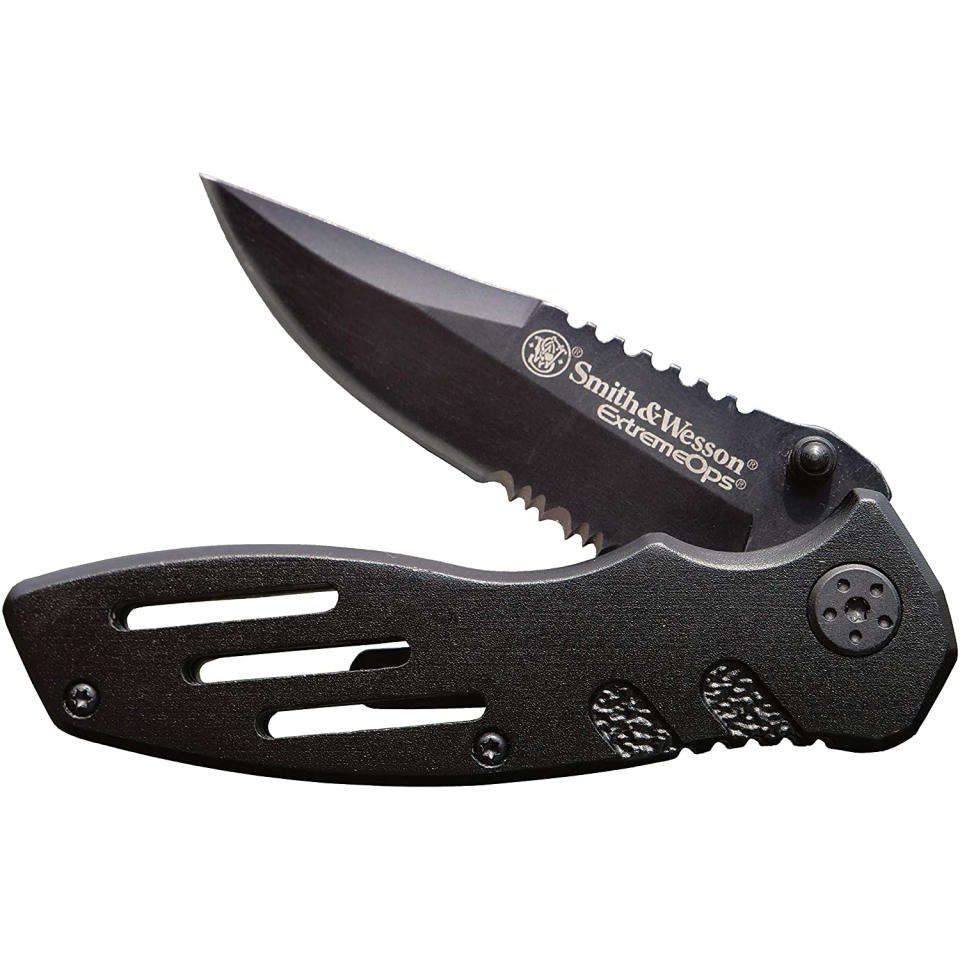 smith & wesson knife, best emergency supplies