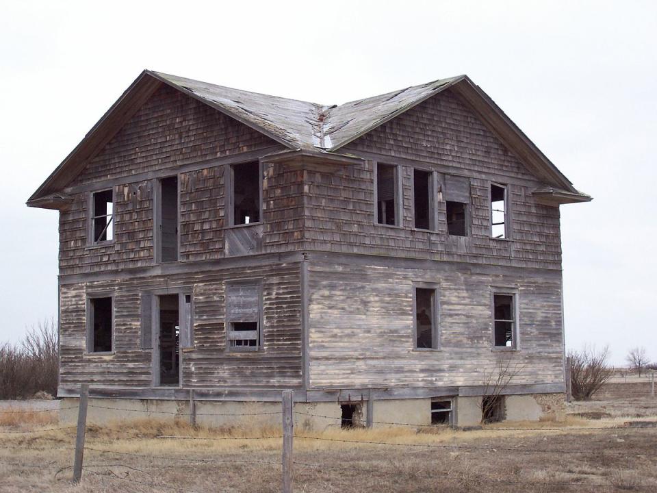 Robsart (Canadá): outrora uma cidade próspera, a cidade não resistiu à Grande Depressão de 1930, e viu um a um seus comerciantes e moradores irem embora. Em 2002, perdeu o status de vila e virou zona rural da província de Saskatchewan (Cocopie/Wikimedia Commons)