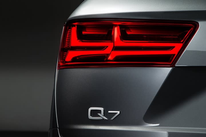 2017 Audi Q7 rear badge photo