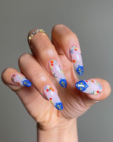 <p>Instagram: <a href="https://www.instagram.com/sansungnails/" data-component="link" data-source="inlineLink" data-type="externalLink" data-ordinal="1">@sansungnails</a></p>