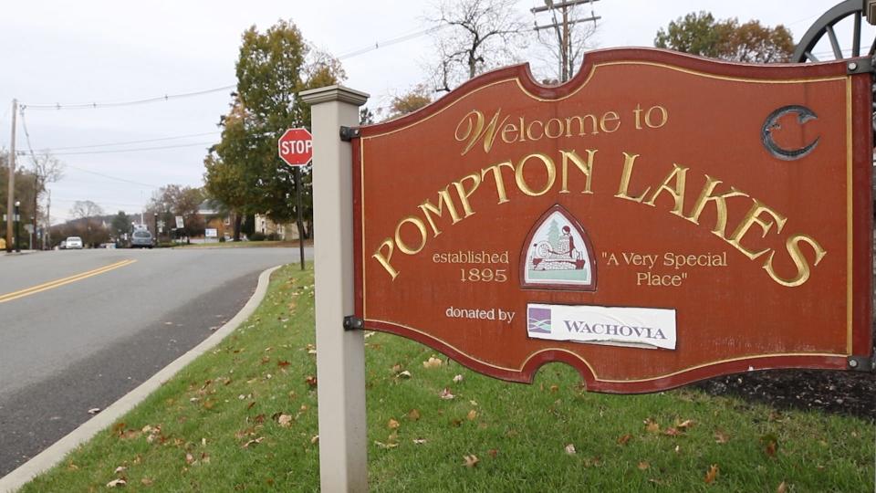 A Welcome to Pompton Lakes sign on Hamburg Turnpike.