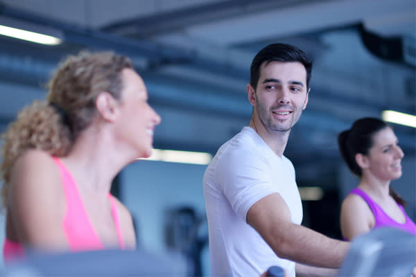 7 Compelling Reasons Why Couples Should Not Hit The Gym Together