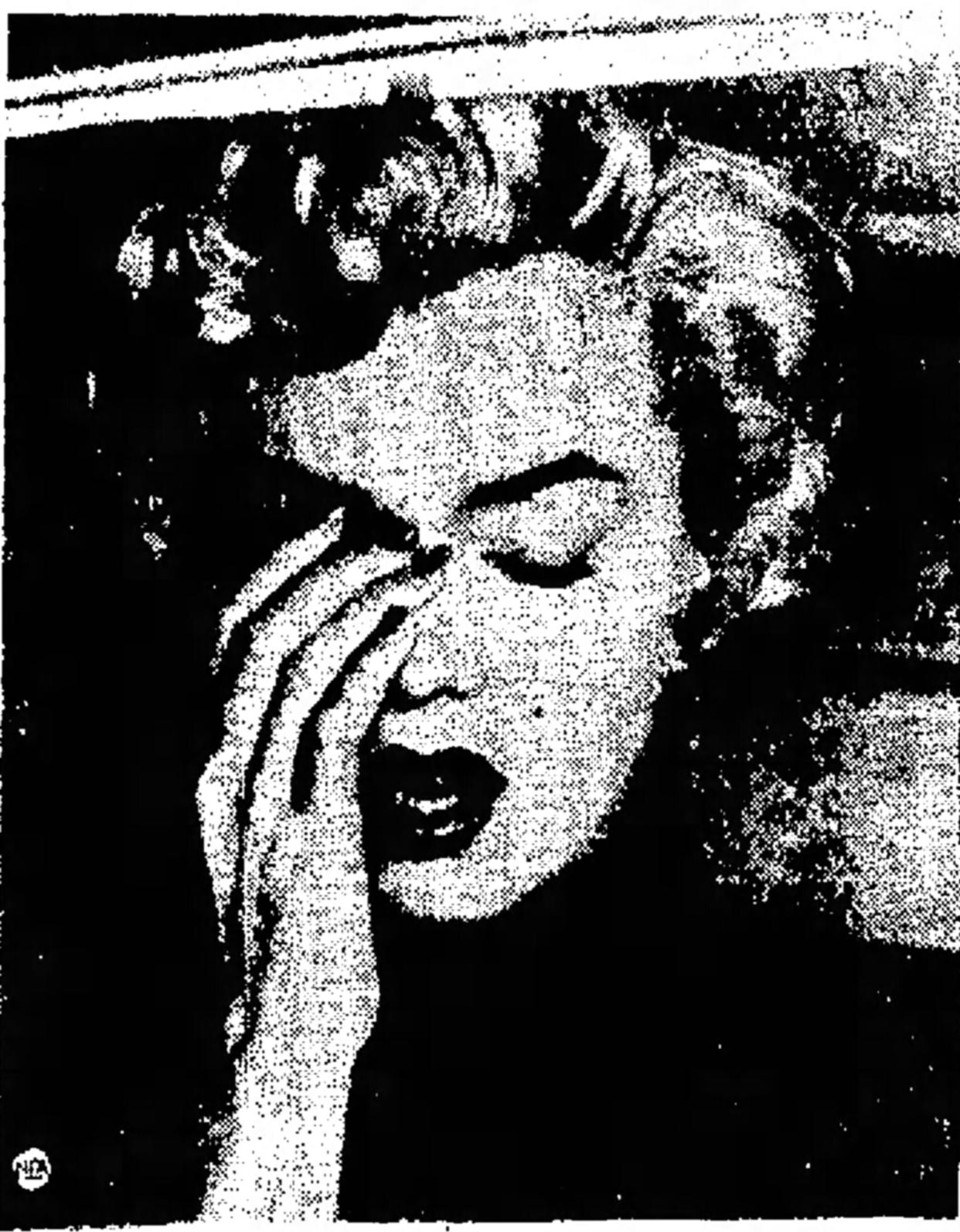 Marilyn Monroe January 1961 newspaper clipping.