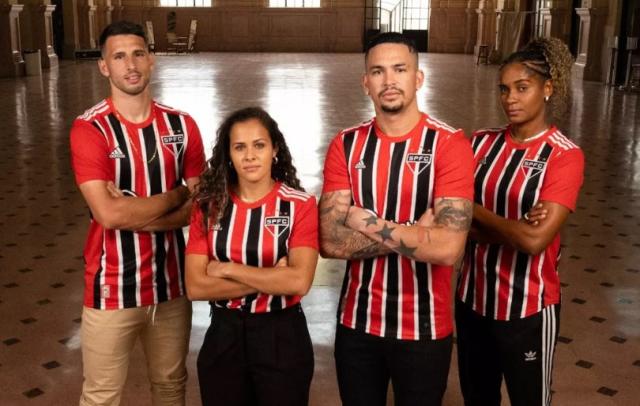 pavimento Camello Desventaja São Paulo promete ação contra Adidas após erros em camisa 2