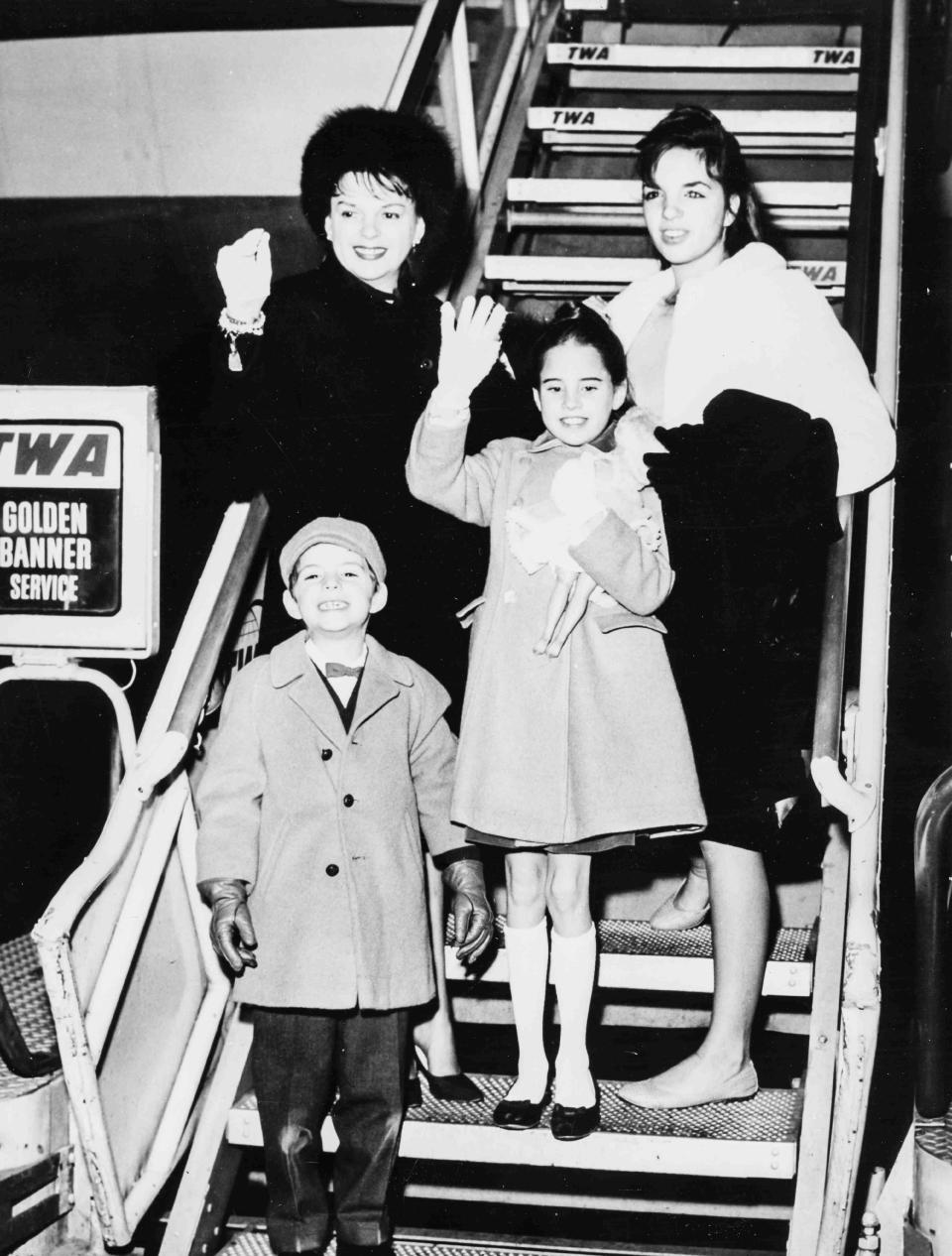 Judy Garland With Her Children Liza, Lorna And Joe, 1962.