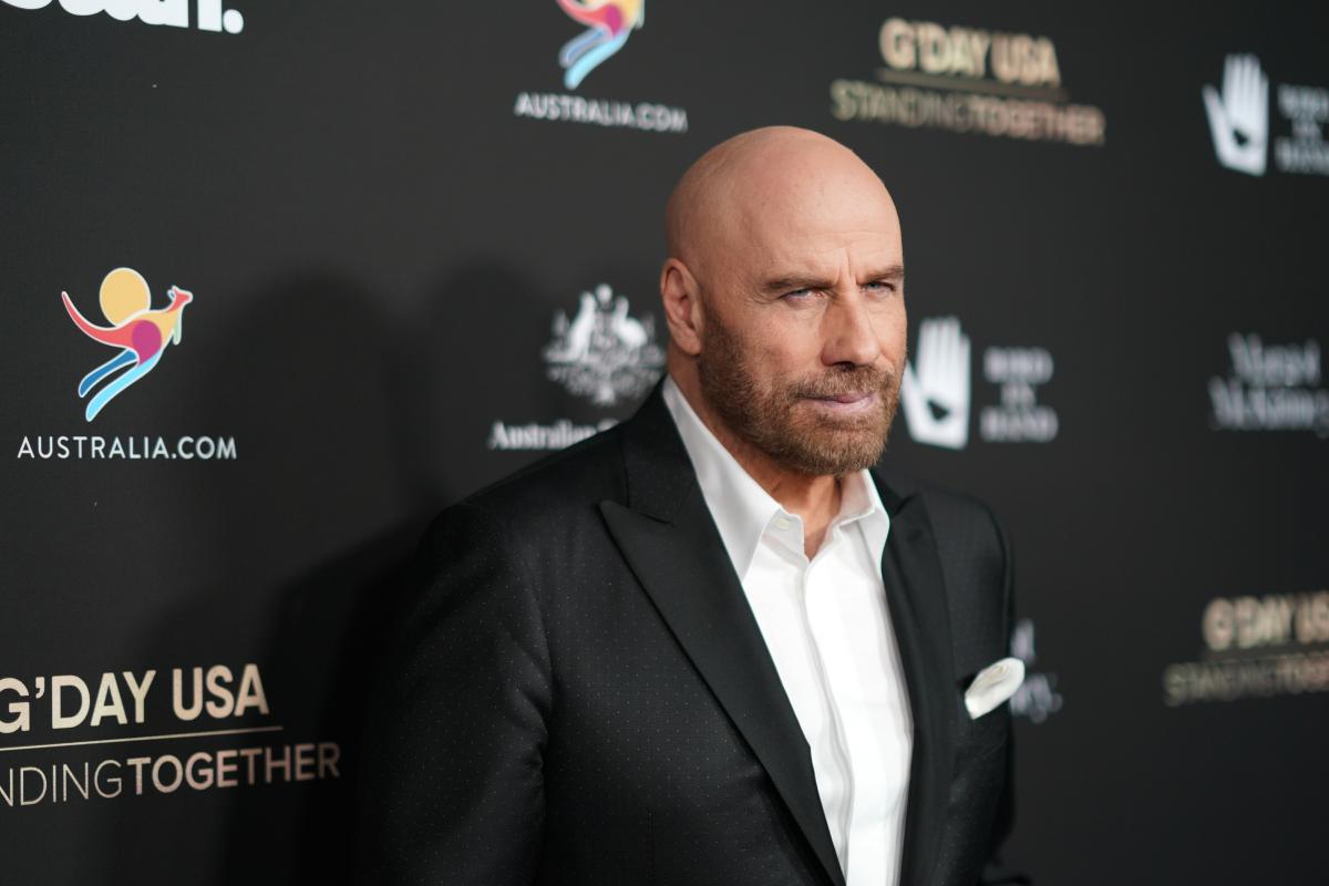 John Travolta and Barbra Streisand pay tribute to late Harry Belafonte