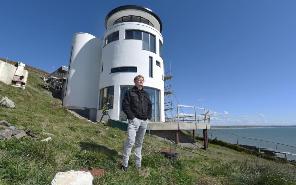 Ed's lighthouse, a notoriously costly Grand Designs prokect