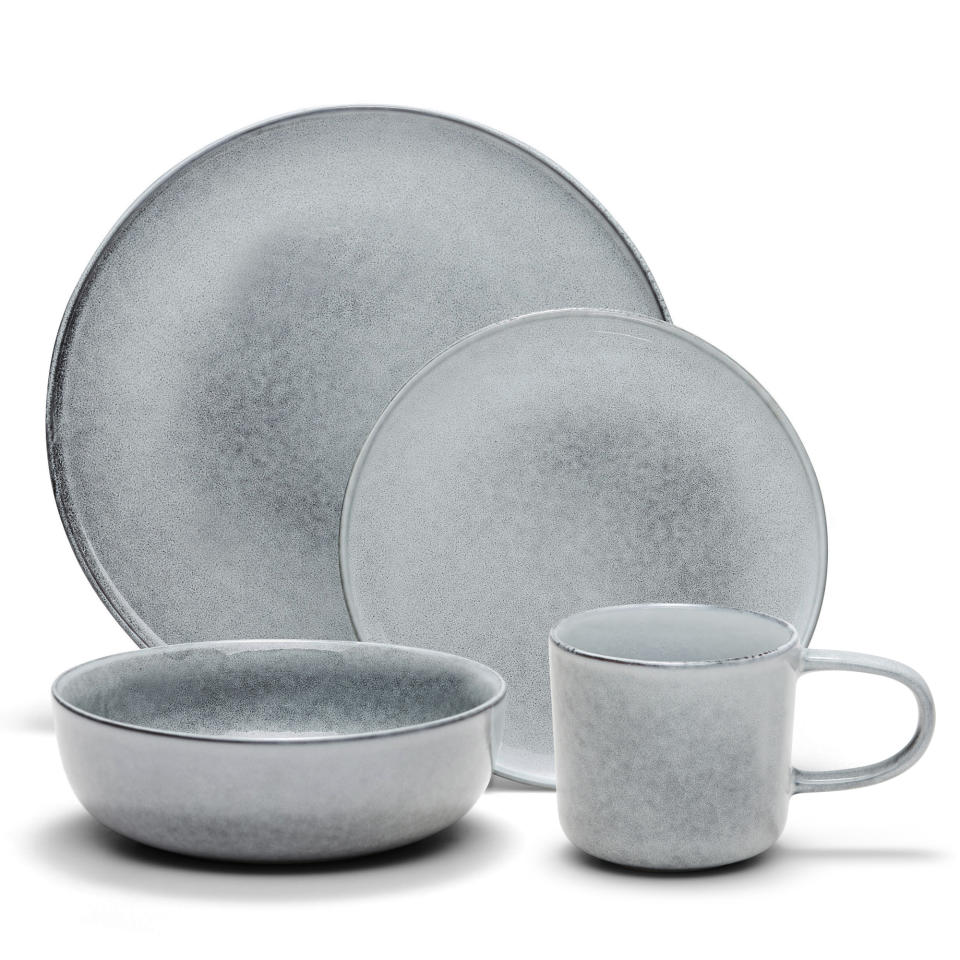 Safdie & Co.16-Piece S&P Relic Dinnerware Set (Photo: Walmart)