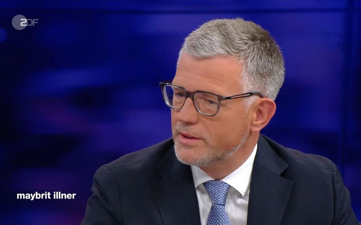 Andrij Melnyk zeigte sich bei "Maybrit Illner" ungewohnt versöhnlich: "Ich möchte dem Kanzler persönlich danken." (Bild: ZDF)
