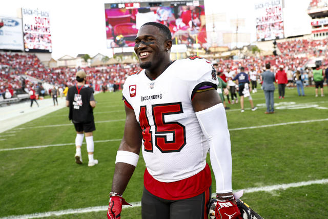 Tampa Bay Buccaneers inside linebacker Devin White (45) sacks