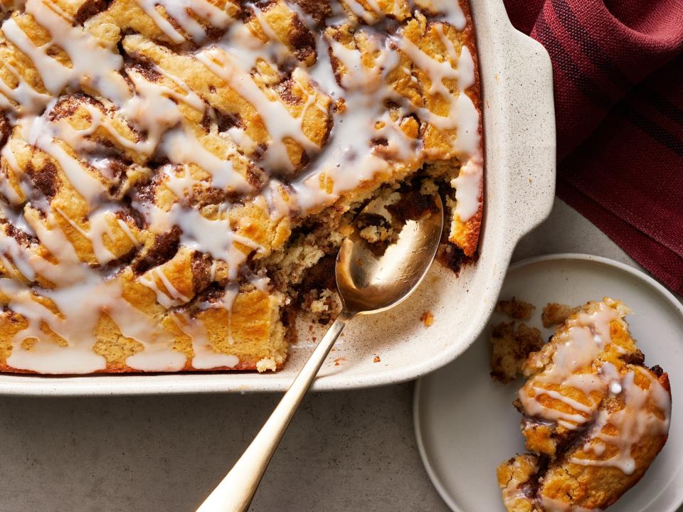 Cinnamon Roll Swirl Cake