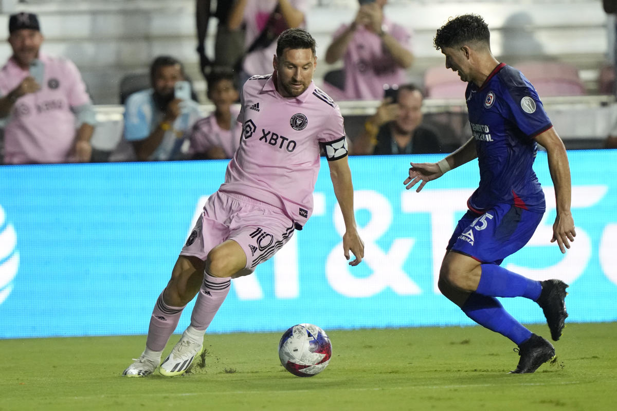Messi scores stoppage-time winner in Inter Miami debut