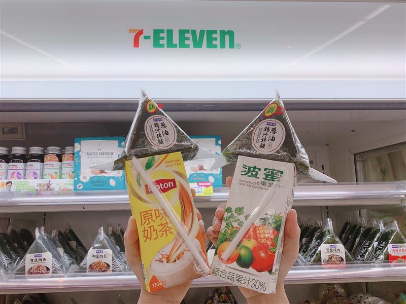 7-ELEVEN御飯糰品牌即日起推出全新商品「蔥油雞汁拌飯飯糰」。（圖／超商提供）