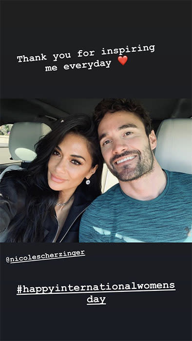 nicole-scherzinger-thom-evans-selfie