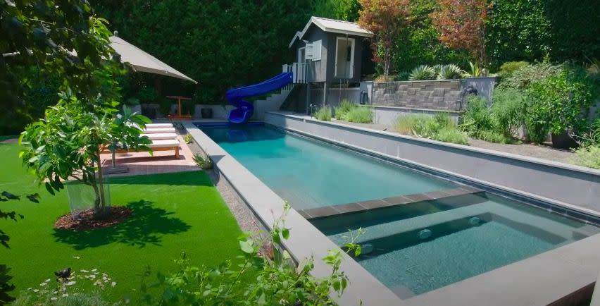 13) Hilary Duff's house - the swimming pool