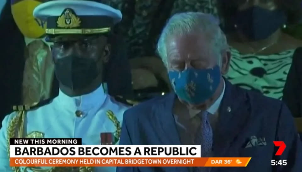 Prinz Charles ist anscheinend während der Zeremonie, mit der Barbados zur Republik erklärt wurde, eingeschlafen. Foto: Channel 7
