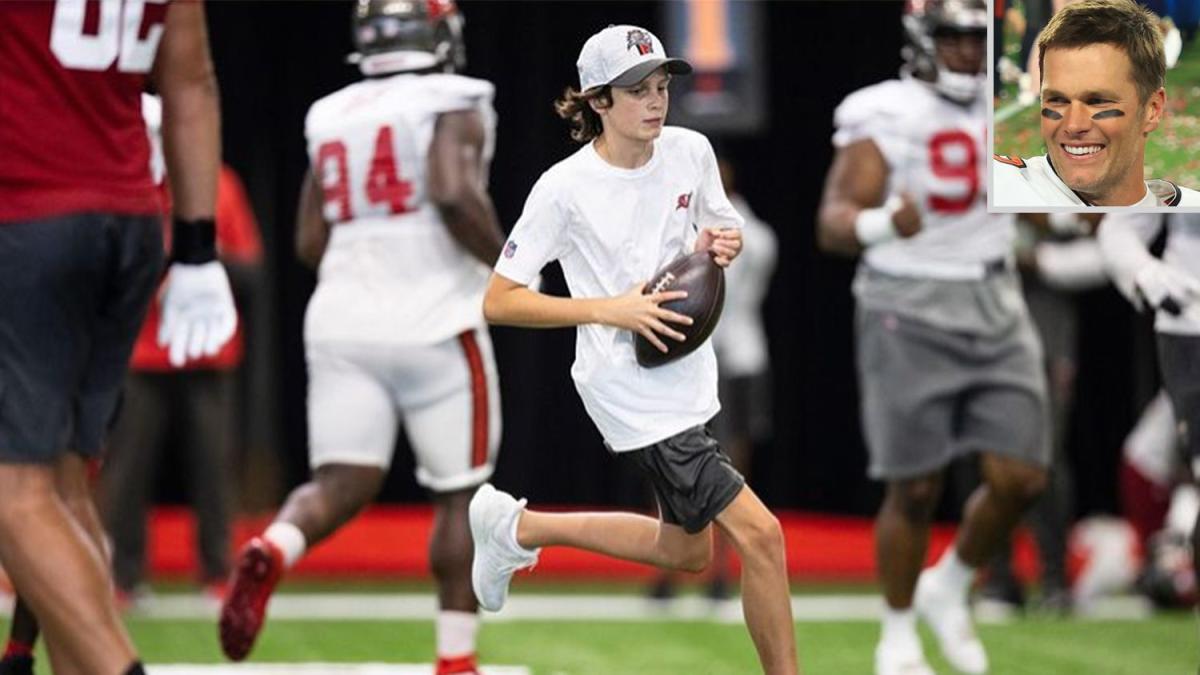 Tom Brady's Son Plays QB At Bucs Practice, Dad Loves It