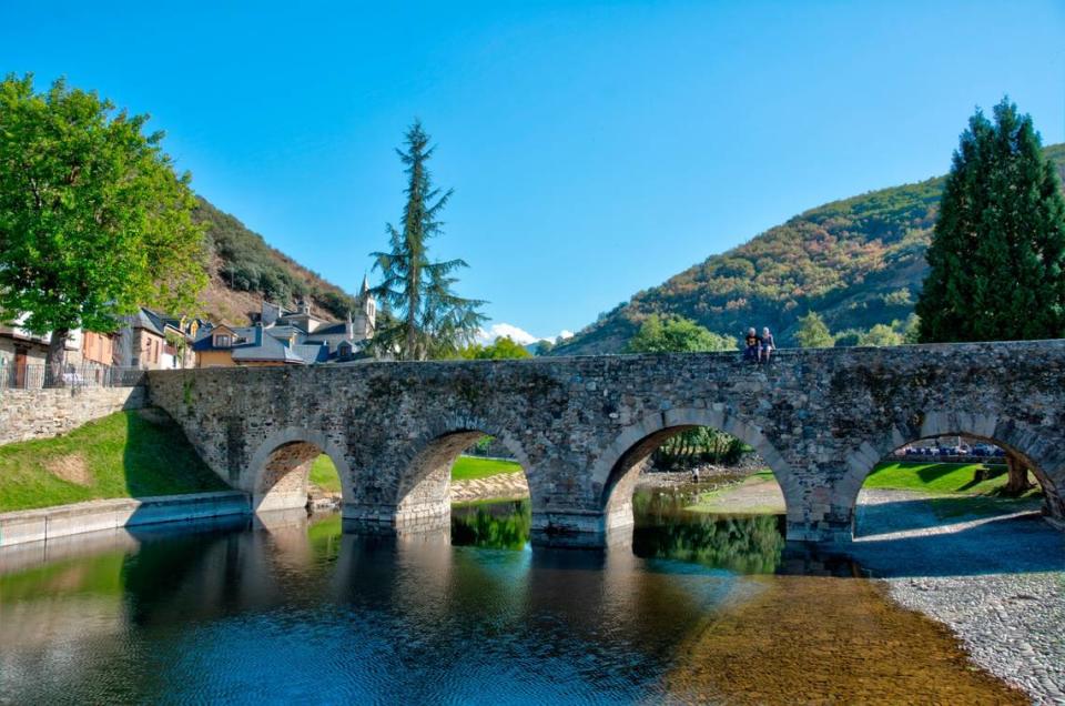 Puente en Molinaseca, población leonesa en el Bierzo, camino a Las Médulas.