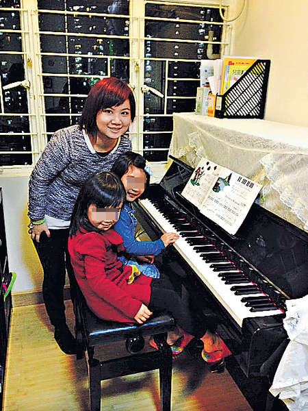 李老師表示，現時跟她學琴的學生，近三分一年齡在三歲或以下。（被訪者提供）