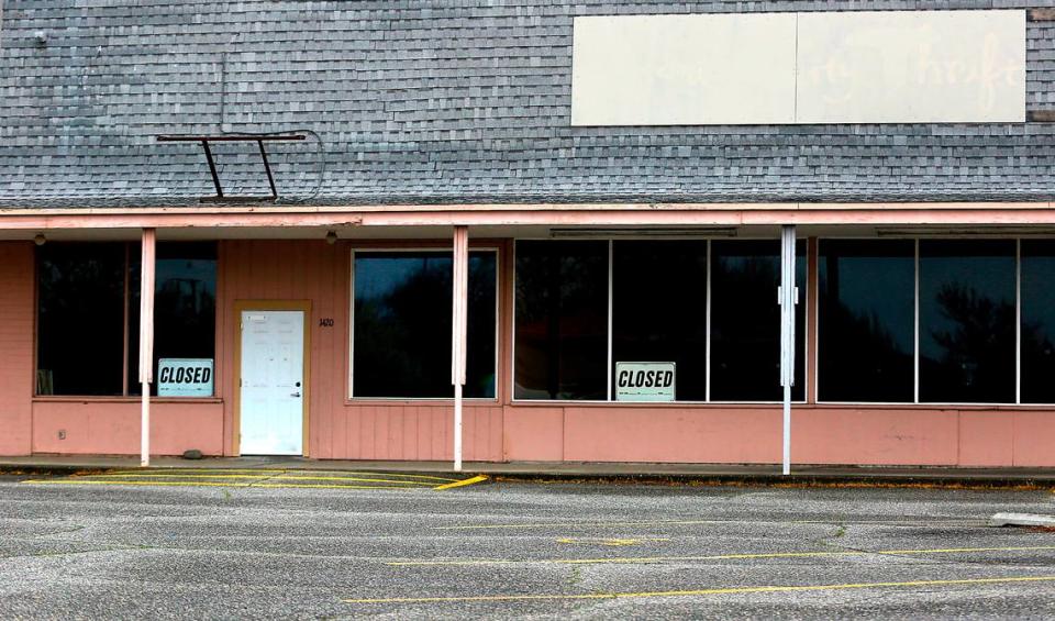 Tri-Cities Food Co-op - A nonprofit food co-op has leased retail space at 1420 Jadwin Avenue in Richland. The project is spearheaded by Alan Schreiber and hopes to begin selling local, organic and fresh produce as early as this summer.