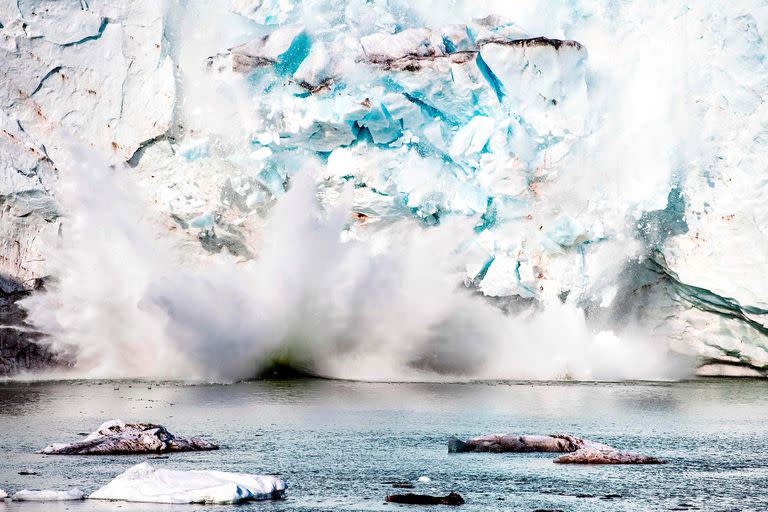 Desprendimiento en el glaciar Apusiajik en Kulusuk, en la costa sureste de Groenlandia