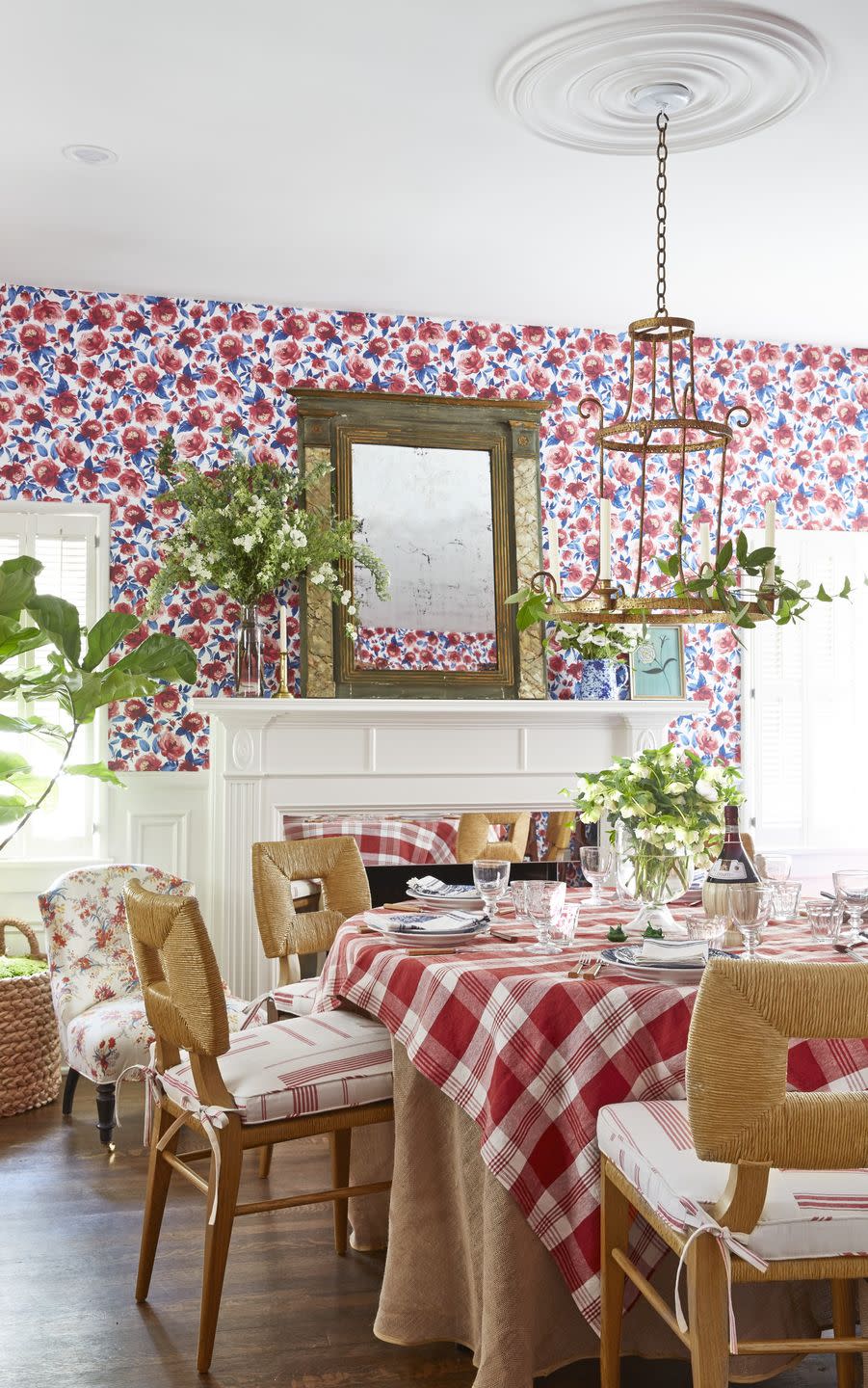floral wallpaper for kitchen dining area