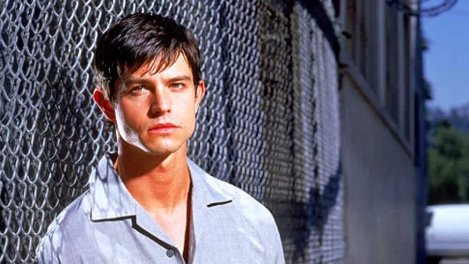 Jason Behr in "Roswell"