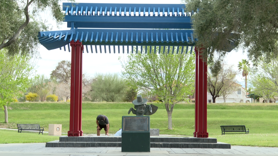 6,000 miles away a South Korean community erected a replica of the Welcome to Fabulous Las Vegas Sign in recognition of a local park which turns 30 this year. (사진3 Kim Jong-hwi)