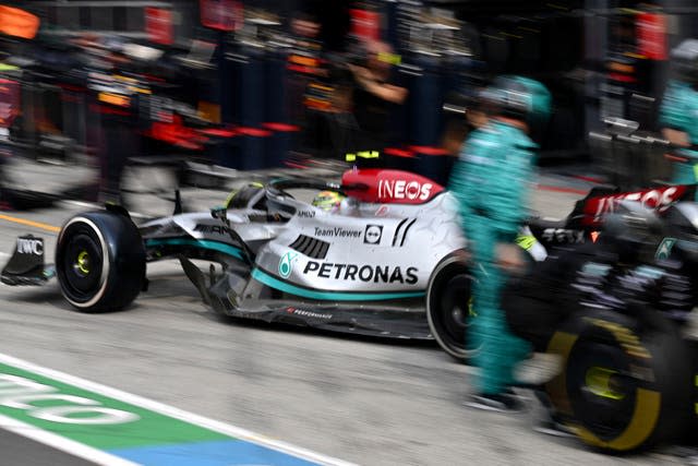 Lewis Hamilton during a pit stop