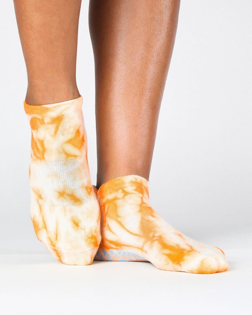 <p><a href="https://pointestudio.com/collections/grip-barre/products/wash-out-full-foot-sock-orange-slice" rel="nofollow noopener" target="_blank" data-ylk="slk:Shop Now;elm:context_link;itc:0;sec:content-canvas" class="link ">Shop Now</a></p><p>Washout Full Foot Sock</p><p>$14.00</p><p>pointestudio.com</p>