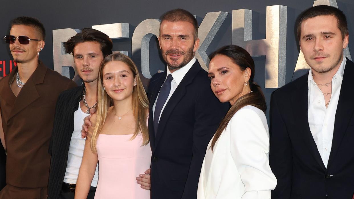 Romeo, Cruz, Harper, David, Victoria and Brooklyn Beckham, all standing together