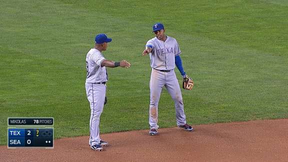 Adrian Beltre and Elvis Andrus figure out their boundaries, finally (Video)