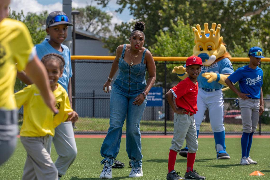 Jennifer Hudson stared in disbelief as the kids went through warm-up exercises, along with Royals mascot Sluggerrr, at MLB Urban Youth Academy on Tuesday.