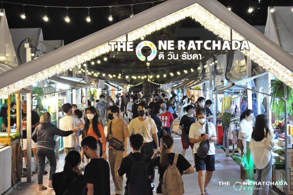 The One Ratchada、胡慧冲