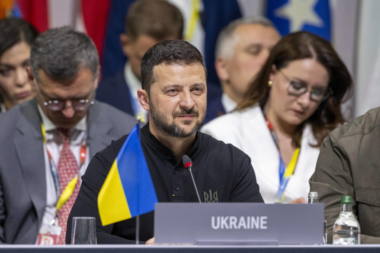 « Ensemble, nous faisons le premier pas vers une paix juste », a espéré le président ukrainien lors du sommet organisé pour trouver une voie vers la fin de la guerre en Ukraine.