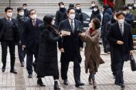 Samsung Group heir Jay Y. Lee arrives at a court in Seoul